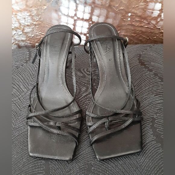 Zara 100% Leather Black Strappy Women's Sandals - Picture 16 of 16